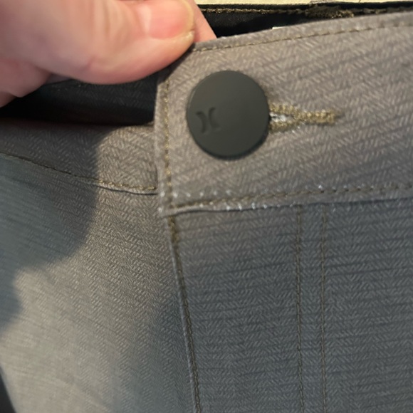 🔥 NWOT Hurley Gray/Green 4-Way Stretch Hybrid Shorts Versatile Design Size 36 - Picture 5 of 8